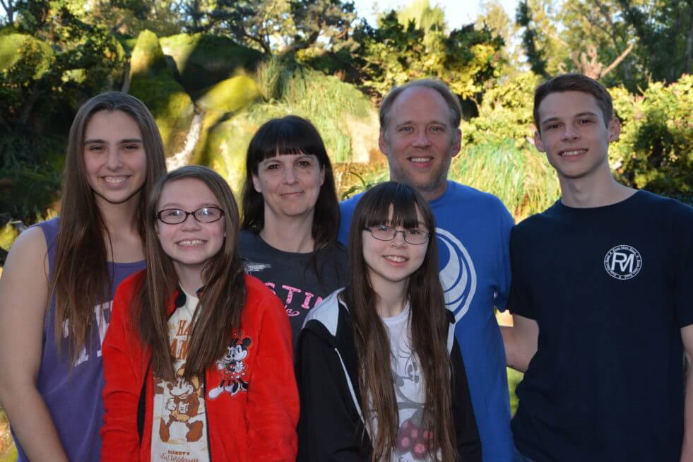 Goertz family portrait - parents and four children.