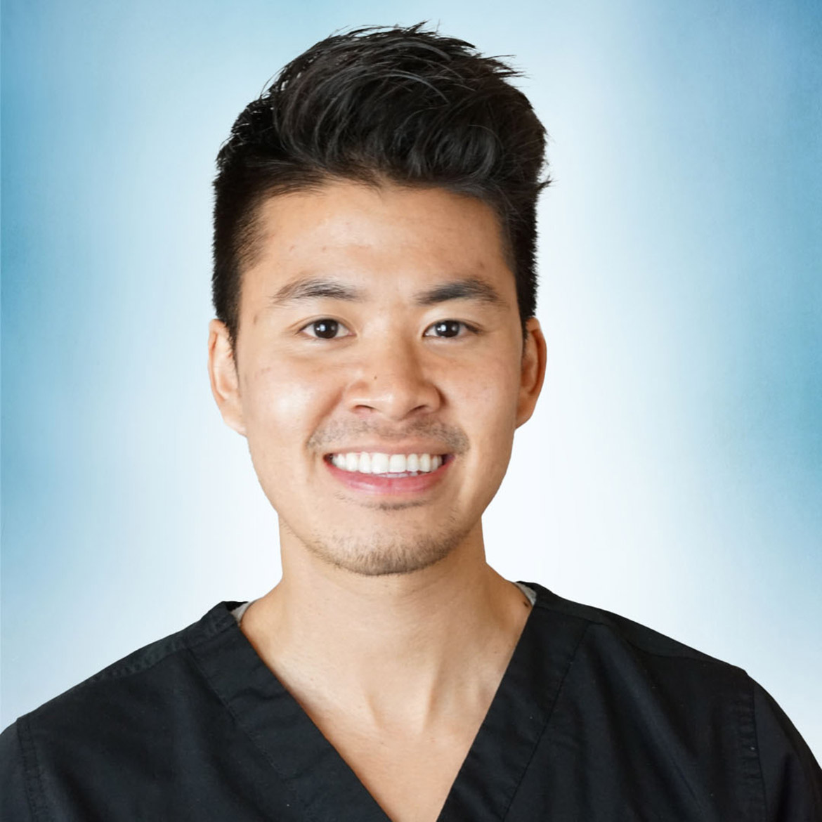 Headshot of Brandon Tran, DPT.