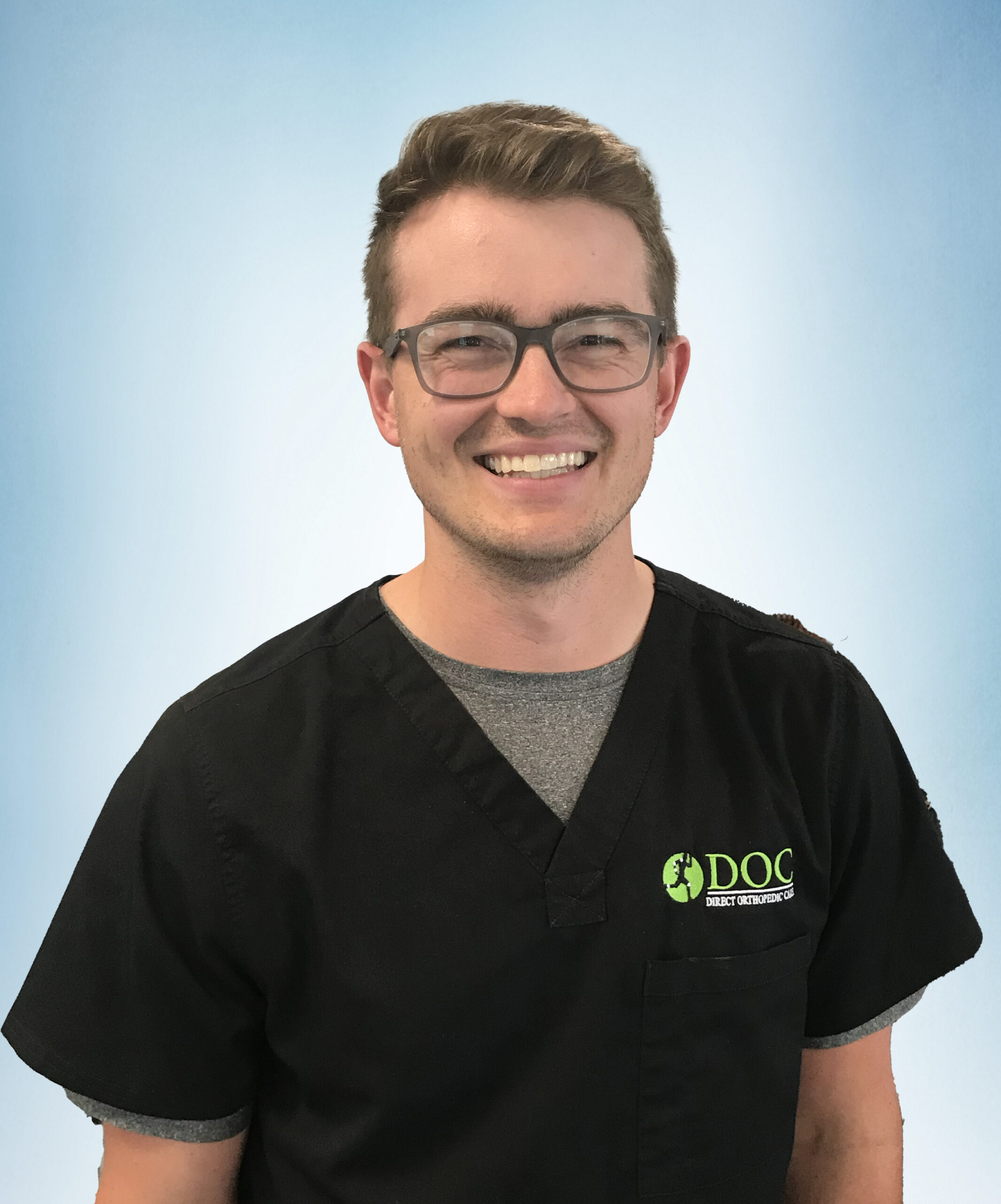 Headshot of Chase Duell PT, DPT, OCS, CSCS.